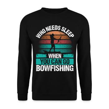 Bowfishing Who needs Sleep Airboat Bowfisher - Unisex Pullover - Schwarz - Vorne - Alina (178cm) & Michal (187cm)