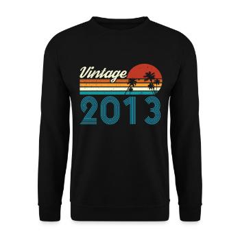 Vintage 2013 Vintage Fødselsdag Retro Vintage - Unisex sweater - sort - Foran - Alina (178cm) & Michal (187cm)