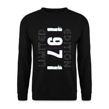 Limited Edition Year of Birth 1971 Gift Men - Unisex Sweatshirt - black - Front - Alina (178cm) & Michal (187cm)