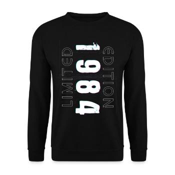 Limited Edition Year of Birth 1984 Gift Men - Unisex Sweatshirt - black - Front - Alina (178cm) & Michal (187cm)