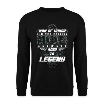 Man of Honor Year of Birth 2004 Camouflage Gift - Unisex Sweatshirt - black - Front - Alina (178cm) & Michal (187cm)