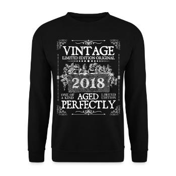 2018 | Vintage Perfectly since 2018 birthday - Unisex Sweatshirt - black - Front - Alina (178cm) & Michal (187cm)