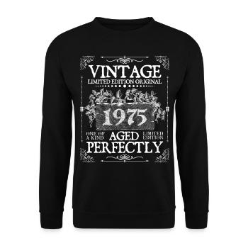 1975 | Vintage Perfectly seit 1975 Geburtstag - Unisex Pullover - Schwarz - Vorne - Alina (178cm) & Michal (187cm)