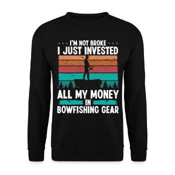 Bowfishing Invested my Money Fisherman Bowhunter - Unisex Pullover - Schwarz - Vorne - Alina (178cm) & Michal (187cm)