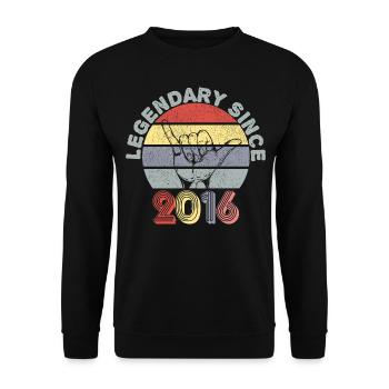 2016 | Vintage Legendär seit 2016 Jubiläum - Unisex Pullover - Schwarz - Vorne - Alina (178cm) & Michal (187cm)