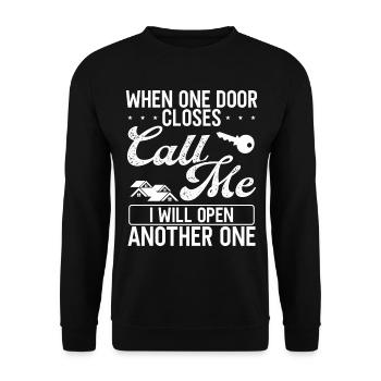 Real Estate Agent When one door closes call me - Unisex Pullover - Schwarz - Vorne - Alina (178cm) & Michal (187cm)