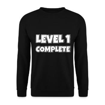 Level 1 Complete Geburtstagsgeschenk 1 Jahre - Unisex Pullover - Schwarz - Vorne - Alina (178cm) & Michal (187cm)