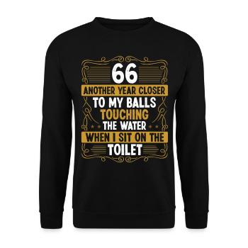 66 Year Old Funny Idea for Men Sarcasm Humor - Unisex Pullover - Schwarz - Vorne - Alina (178cm) & Michal (187cm)