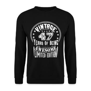 Vintage 47 Years Of Being Awesome Limited Edition - Unisex Sweatshirt - black - Front - Alina (178cm) & Michal (187cm)