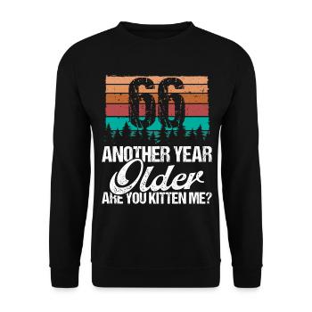 66 Year Old Funny Cat Lover Humor Kitten Me Idea - Unisex Pullover - Schwarz - Vorne - Alina (178cm) & Michal (187cm)