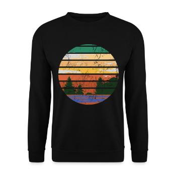 RETRO WALD MIT SEE IM SONNENUNTERGANG VINTAGE - Unisex Pullover - Schwarz - Vorne - Alina (178cm) & Michal (187cm)