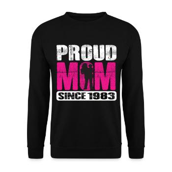 Proud Mom Since 1983 - Unisex Pullover - Schwarz - Vorne - Alina (178cm) & Michal (187cm)