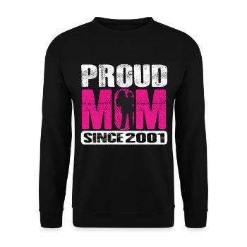 Proud Mom Since 2001 - Unisex Pullover - Schwarz - Vorne - Alina (178cm) & Michal (187cm)