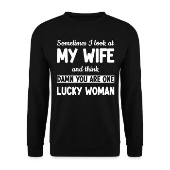 Ma femme est une femme chanceuse - Drôle - Sweat-shirt Unisexe - noir - Devant - Alina (178cm) & Michal (187cm)