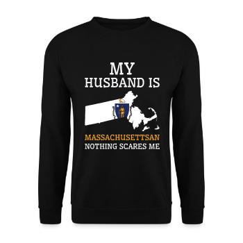 Nichts macht mir Angst Massachusettsan Husband - Unisex Pullover - Schwarz - Vorne - Alina (178cm) & Michal (187cm)