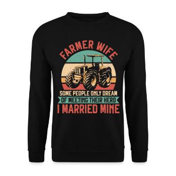 Farming Farmer Wife Vintage - Unisex Sweatshirt - black - Front - Alina (178cm) & Michal (187cm)