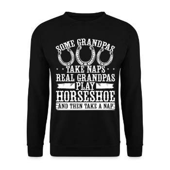 Horseshoe Pitching Game Grandpa Granddad Tosser - Unisex Pullover - Schwarz - Vorne - Alina (178cm) & Michal (187cm)