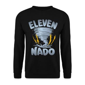 Avertissement Ten-nado 11e anniversaire | Tornade - Sweat-shirt Unisexe - noir - Devant - Alina (178cm) & Michal (187cm)