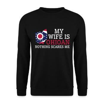 Nichts macht mir Angst Ohioan Wife Ohio - Unisex Pullover - Schwarz - Vorne - Alina (178cm) & Michal (187cm)