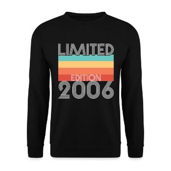 Limited Edition Retro 2006 - Unisex Sweatshirt - black - Front - Alina (178cm) & Michal (187cm)