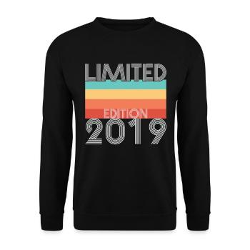 Limited Edition Retro 2019 - Unisex Sweatshirt - black - Front - Alina (178cm) & Michal (187cm)