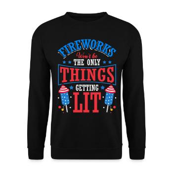 Am 4. Juli Wird Nicht Nur Ein Feuerwerk Gezündet - Unisex Pullover - Schwarz - Vorne - Alina (178cm) & Michal (187cm)