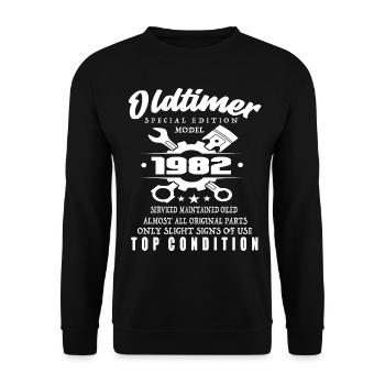 Oldtimer Special Edition Model 1982 Birthday - Unisex Sweatshirt - black - Front - Alina (178cm) & Michal (187cm)