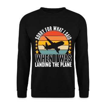 Pilot Flugzeug - Unisex Pullover - Schwarz - Vorne - Alina (178cm) & Michal (187cm)
