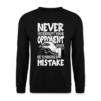 Never Interrupt Your Opponent Funny Chess Player - Unisex Pullover - Schwarz - Vorne - Alina (178cm) & Michal (187cm)
