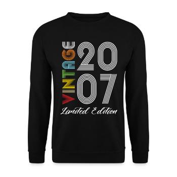 Vintage 2007 Vintage Fødselsdag Retro Vintage - Unisex sweater - sort - Foran - Alina (178cm) & Michal (187cm)