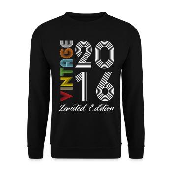 Vintage 2016 Vintage Birthday Retro Vintage - Unisex Sweatshirt - black - Front - Alina (178cm) & Michal (187cm)