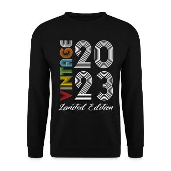 Vintage 2023 Vintage Birthday Retro Vintage - Unisex Sweatshirt - black - Front - Alina (178cm) & Michal (187cm)