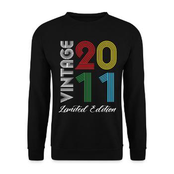Millésime 2011 Vintage Anniversaire Rétro Vintage - Sweat-shirt Unisexe - noir - Devant - Alina (178cm) & Michal (187cm)