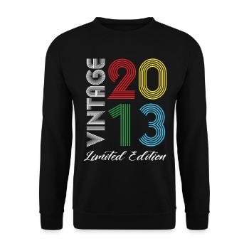 Vintage 2013 Vintage Fødselsdag Retro Vintage - Unisex sweater - sort - Foran - Alina (178cm) & Michal (187cm)