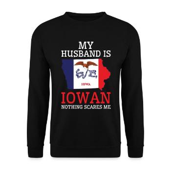 Nichts macht mir Angst Iowan Ehemann Iowa - Unisex Pullover - Schwarz - Vorne - Alina (178cm) & Michal (187cm)
