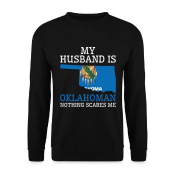 Nichts macht mir Angst Oklahoman Ehemann Oklahoma - Unisex Pullover - Schwarz - Vorne - Alina (178cm) & Michal (187cm)
