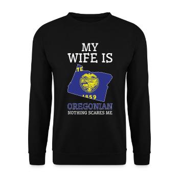 Nichts macht mir Angst Oregonian Ehefrau Oregon - Unisex Pullover - Schwarz - Vorne - Alina (178cm) & Michal (187cm)
