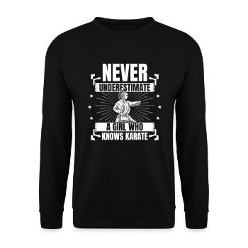 Unterschätze Niemals Ein Mädchen, Das Karate Kennt - Unisex Pullover - Schwarz - Vorne - Alina (178cm) & Michal (187cm)