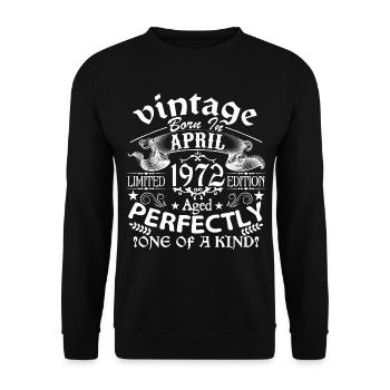 April 1972 | birthday 1972 Vintage April - Unisex Sweatshirt - black - Front - Alina (178cm) & Michal (187cm)