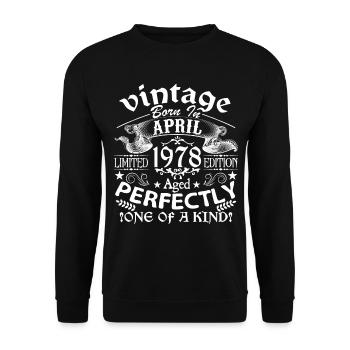 April 1978| Geburtstag 1978 Jahrgang April - Unisex Pullover - Schwarz - Vorne - Alina (178cm) & Michal (187cm)