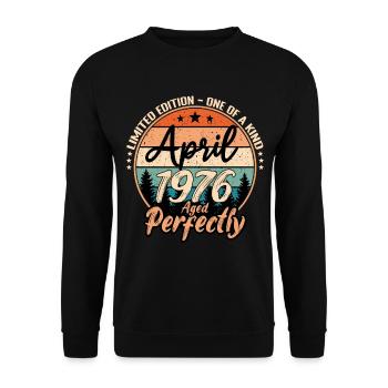 April 1976 anniversary 1976 legends April - Unisex Sweatshirt - black - Front - Alina (178cm) & Michal (187cm)