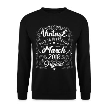 Vintage born in March 2018. Birthday March 2018 - Unisex Sweatshirt - black - Front - Alina (178cm) & Michal (187cm)