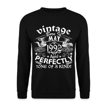 May 1992| birthday 1992 Vintage May - Unisex Sweatshirt - black - Front - Alina (178cm) & Michal (187cm)