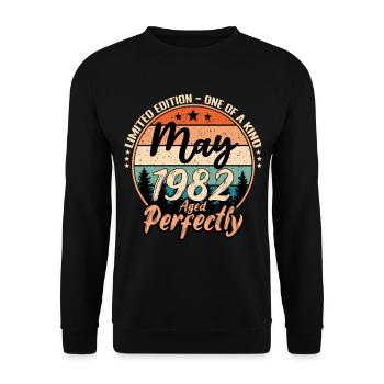 Mai 1982 anniversaire 1982 légendes Mai - Sweat-shirt Unisexe - noir - Devant - Alina (178cm) & Michal (187cm)