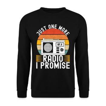 Ham Radio Ham Radio Operator - Unisex Sweatshirt - black - Front - Alina (178cm) & Michal (187cm)