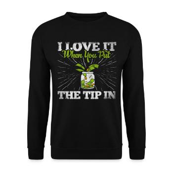 I Love It When You Put The Tip In Lustig Barkeeper - Unisex Pullover - Schwarz - Vorne - Alina (178cm) & Michal (187cm)
