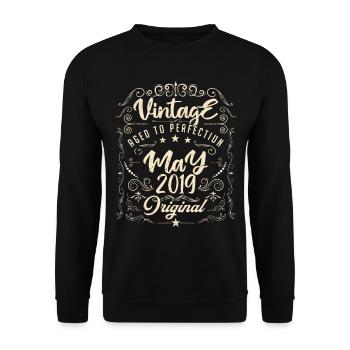 Vintage born in May 2019. Birthday May 2019. - Unisex Sweatshirt - black - Front - Alina (178cm) & Michal (187cm)