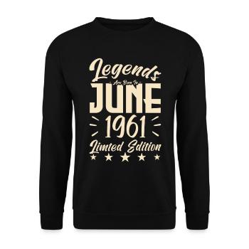 Geboren 1961 Geburtstagsgeschenk 1961. - Unisex Pullover - Schwarz - Vorne - Alina (178cm) & Michal (187cm)