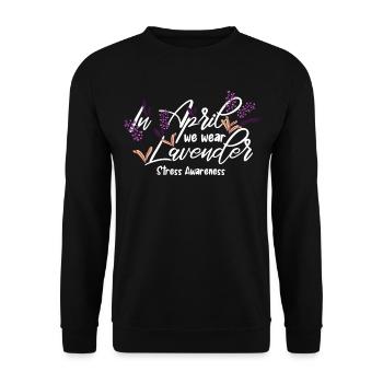 Im April Tragen Wir Lavendel - Die Blume Des - Unisex Pullover - Schwarz - Vorne - Alina (178cm) & Michal (187cm)
