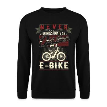 Ne sous-estimez jamais la pension de vélo électrique d’un vieil homme - Sweat-shirt Unisexe - noir - Devant - Alina (178cm) & Michal (187cm)